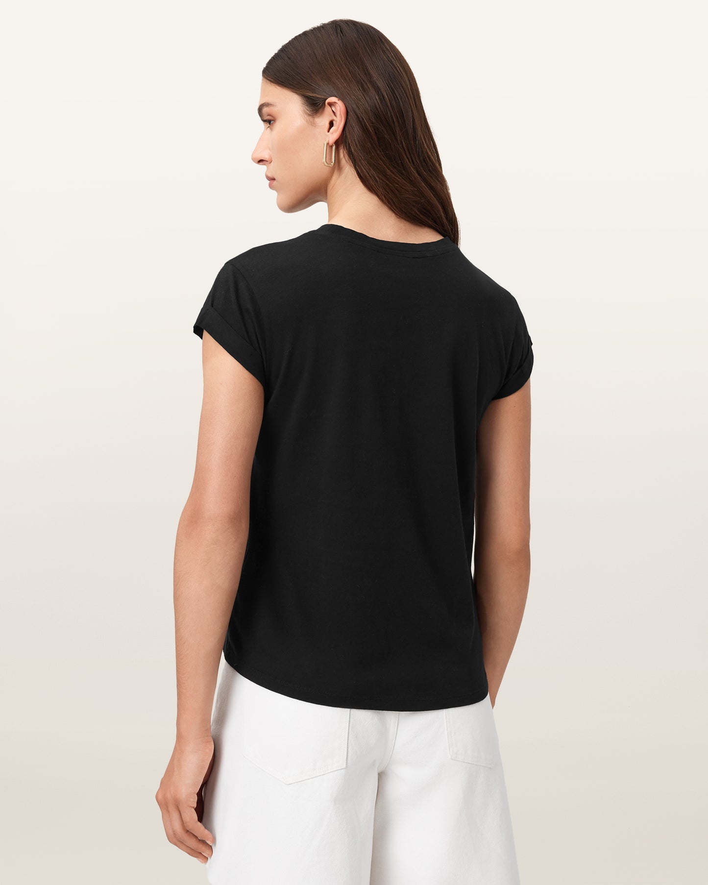 Ivana Anna Tee