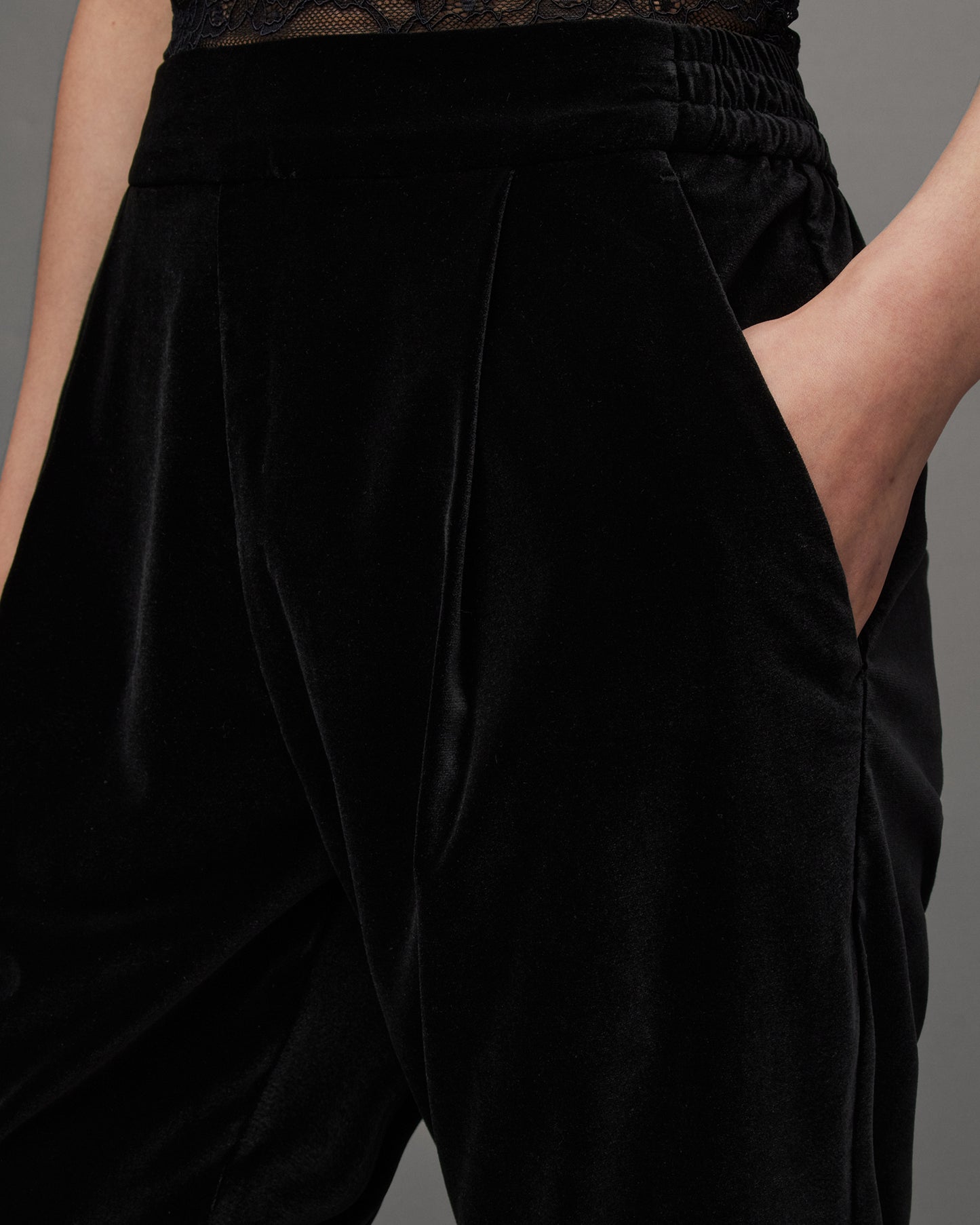 Aleida Velvet Trouser