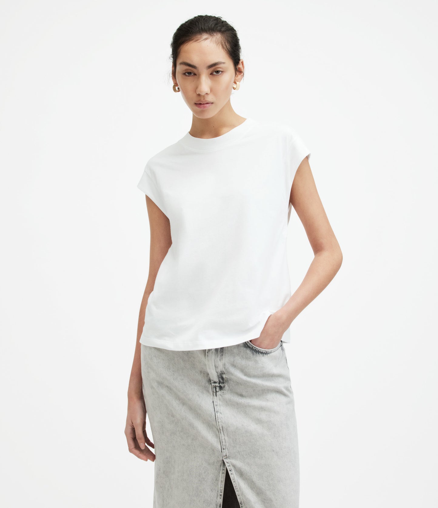 Esme Tee
