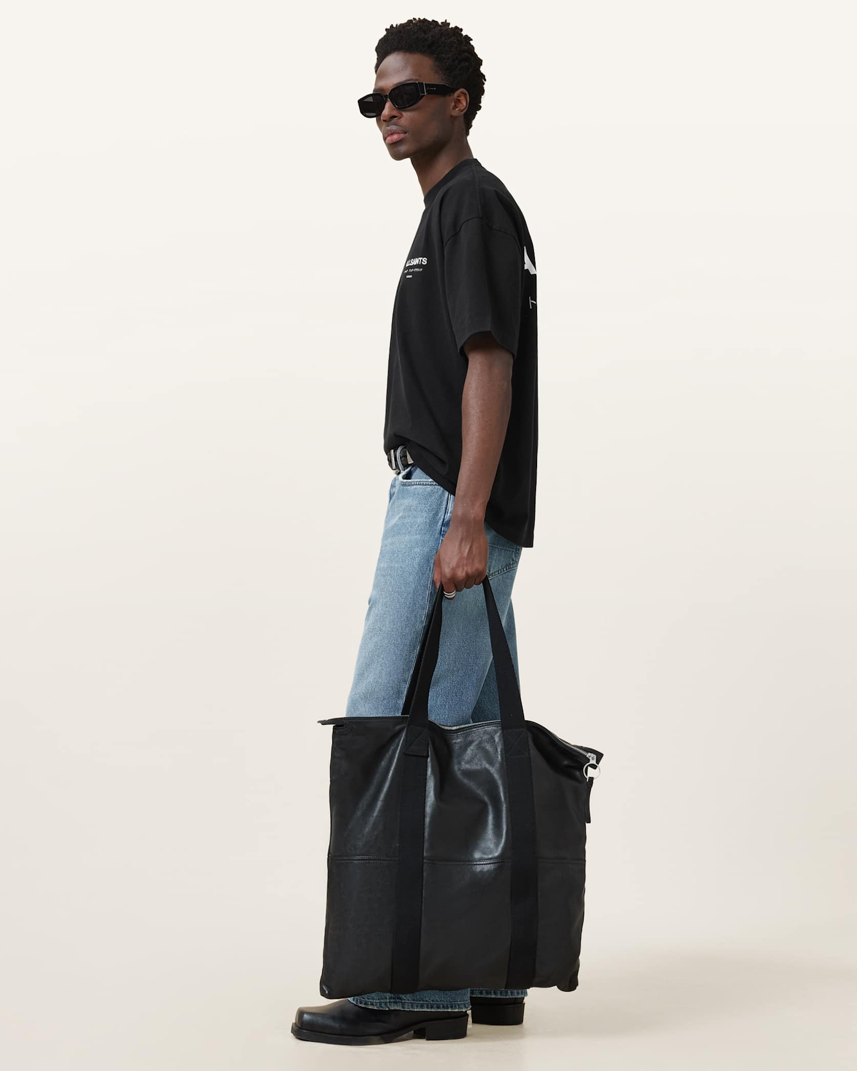 Underground Short Sleeve Crew Graphic T-Shirt