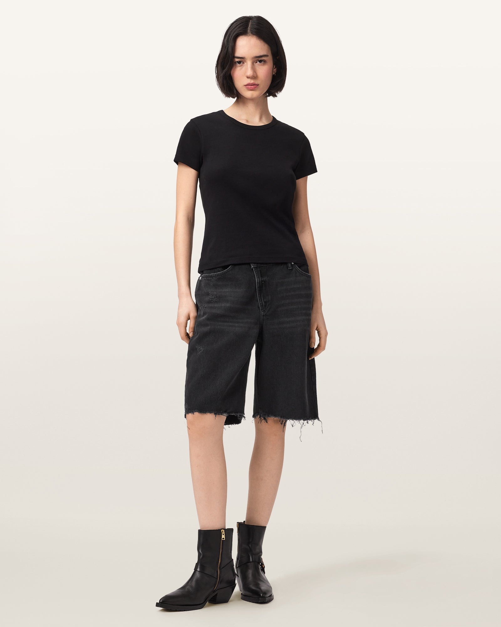 Aki Crossover Short