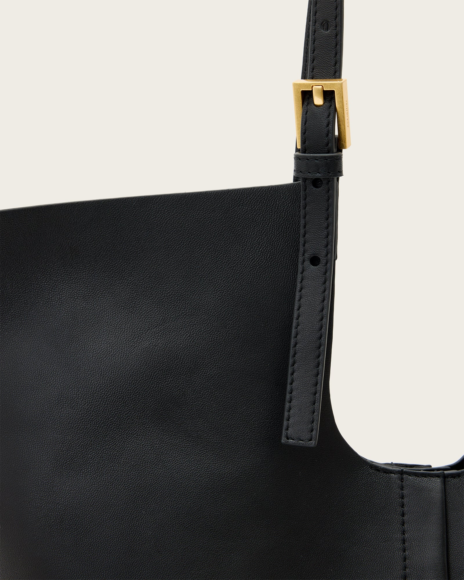 Ara E/W Tote