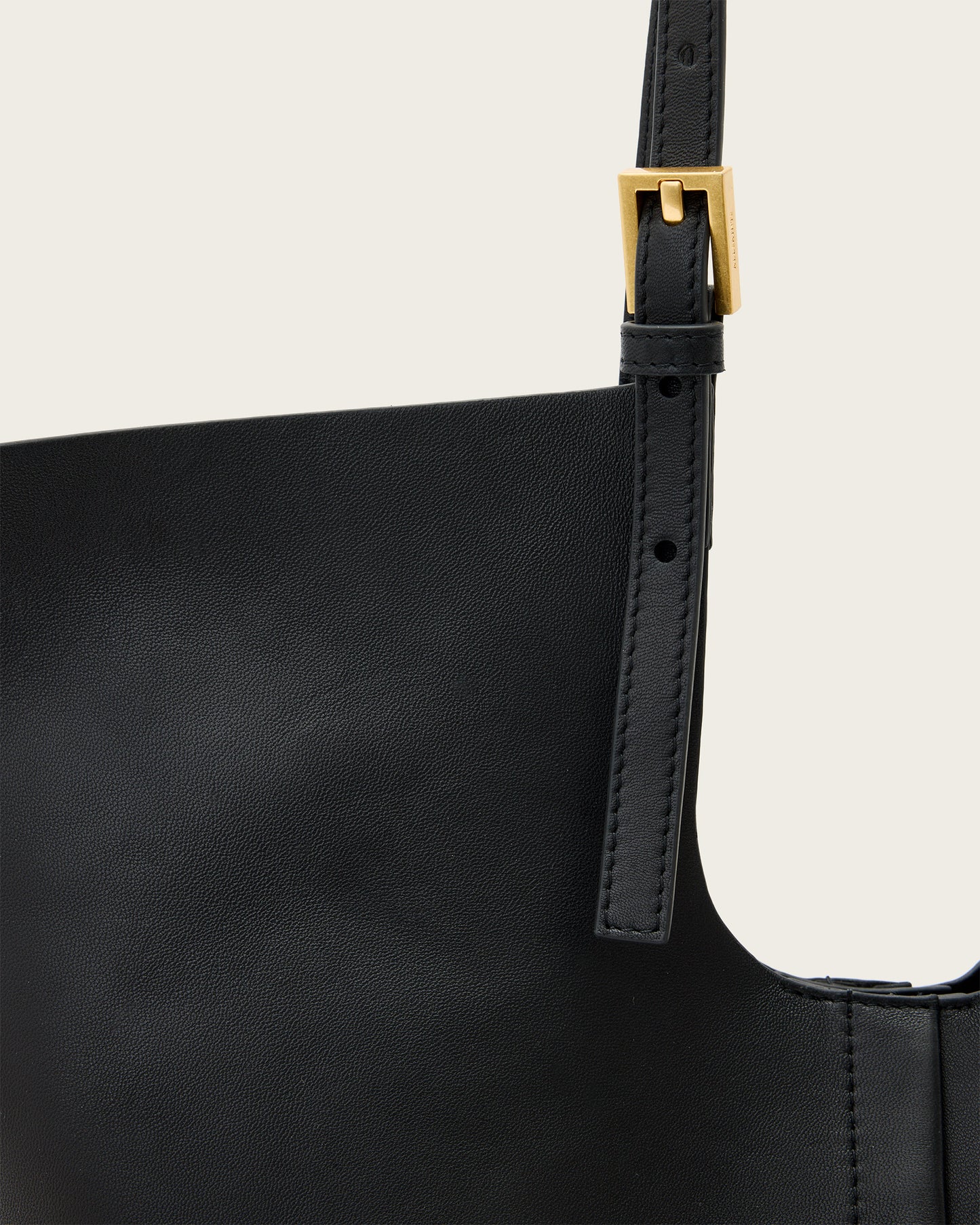 Ara E/W Tote